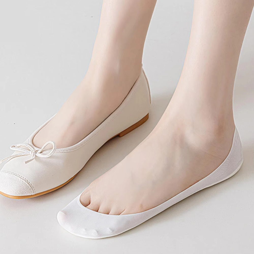 SilkyStep Bow Socks